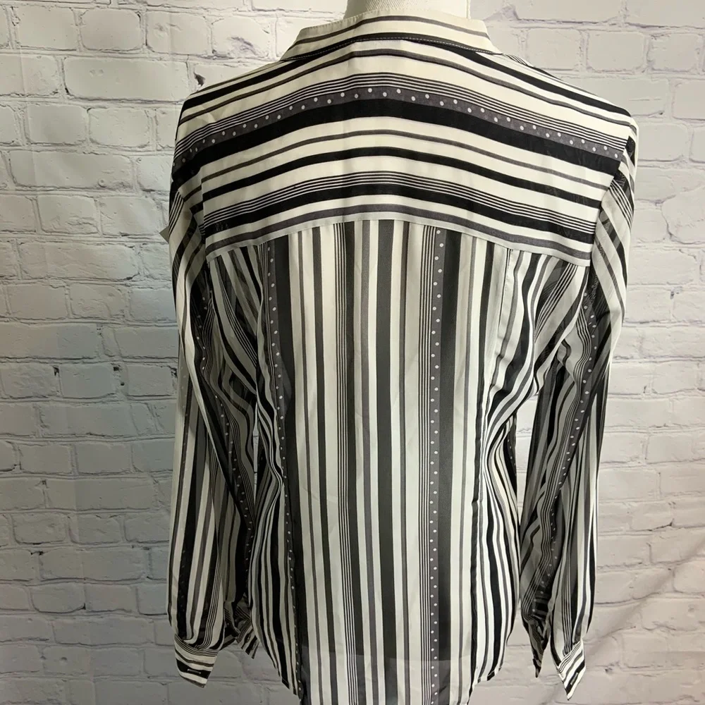 Cache Button Up Top Large - Picture 3 of 6